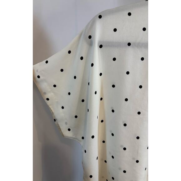 Uniqlo White Black Polka Dot Blouse M Short Sleeve Button Front Career Top - Picture 4 of 8